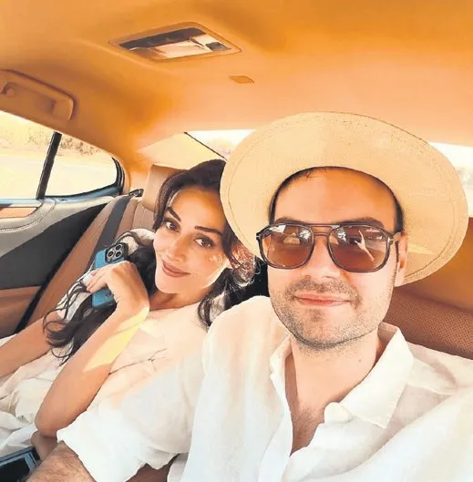 faruk-sabanci-esra-bilgici-amerikaya-ucurdu-ask-turu-1773899240228.jpeg Faruk Sabancı Esra Bilgiç'i Amerika'ya uçurdu: Aşk turu!-5