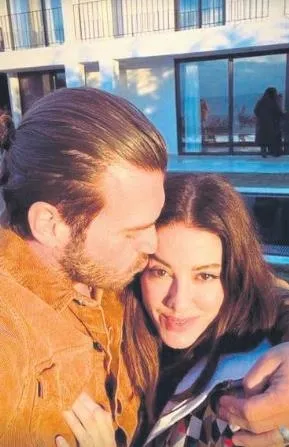 pop-muzigin-yildizi-hadiseden-ornek-davranis-reklam-karsiligi-indirimleri-elinin-tersiyle-itti-1685391180026.jpeg Pop müziğin yıldızı Hadise'den örnek davranış: Reklam karşılığı indirimleri elinin tersiyle itti!-12