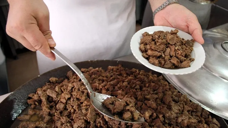 bayramda-et-tuketenler-aman-dikkat-bununla-birlikte-sakin-kavurma-yemeyin-uzmanlar-acikladi-1718743316046.jpg Bununla birlikte sakın kavurma yemeyin! Bayramda et tüketenler aman dikkat! Uzmanlar açıkladı-3