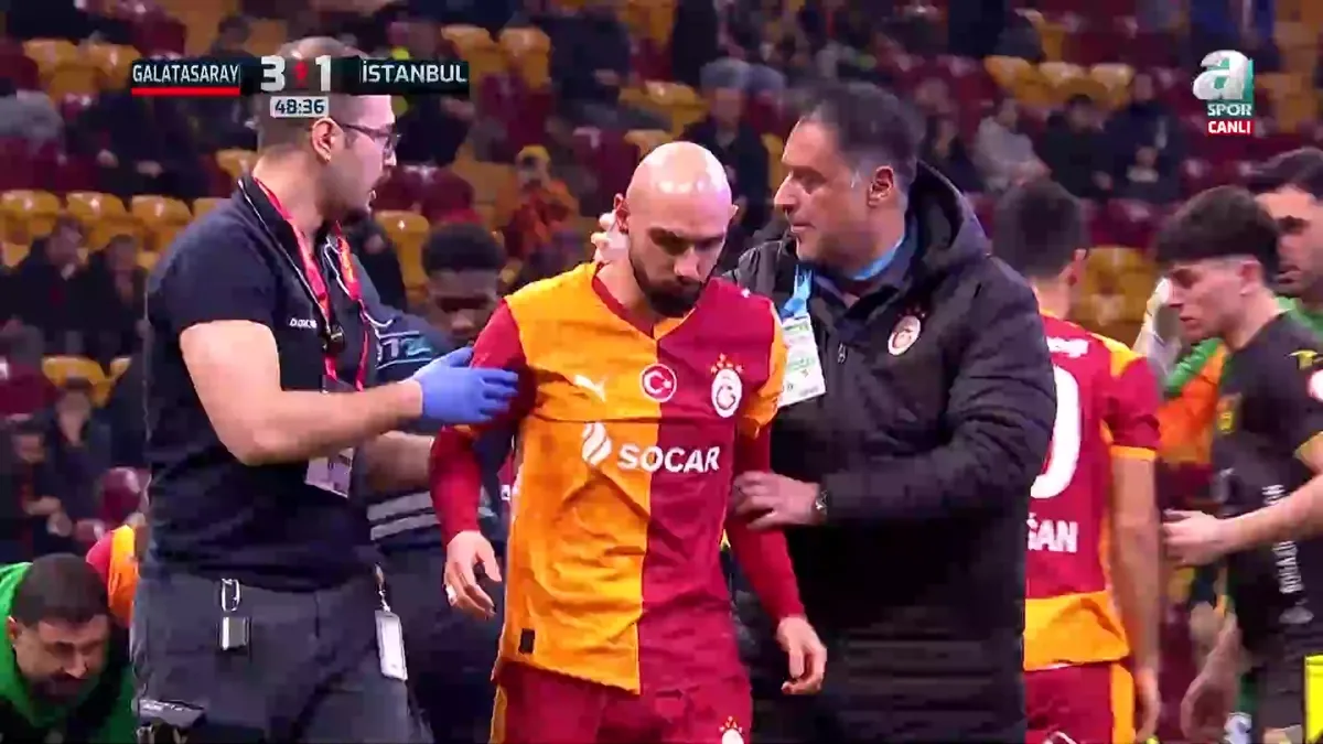G.Saray-İstanbulspor maçında korkutan an! Kafa kafaya çarpıştılar