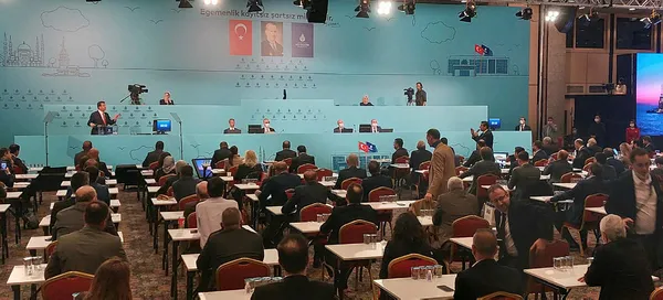 AK Partili Mehmet Tevfik Göksu: "Sayın Başkan İstanbul’dan giderken Büyükşehir Belediyesine 93 milyarlık borç bırakıp gidecek"-4