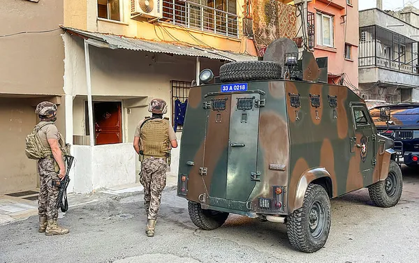 Mersin'de 'torbacı' operasyonu: 31 gözaltı kararı-3