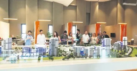 5 bin kişi eve koştu