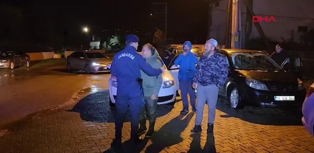 duzcenin-golyaka-ilcesindeki-karduz-yaylasinda-mahsur-kalan-17-kisi-kurtarildi-1700432122777.jpeg Düzce'nin Gölyaka ilçesindeki Kardüz Yaylası'nda mahsur kalan 17 kişi kurtarıldı-3