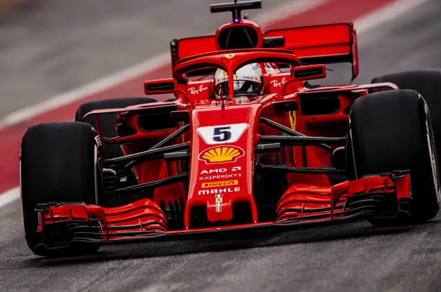Ferrari Alman pilot Sebastian Vettel ile yollarını ayırdı