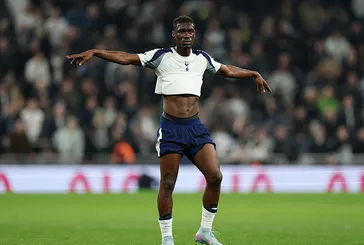 Galatasaray ve Fenerbahçe'nin transfer savaşı: Yves Bissouma