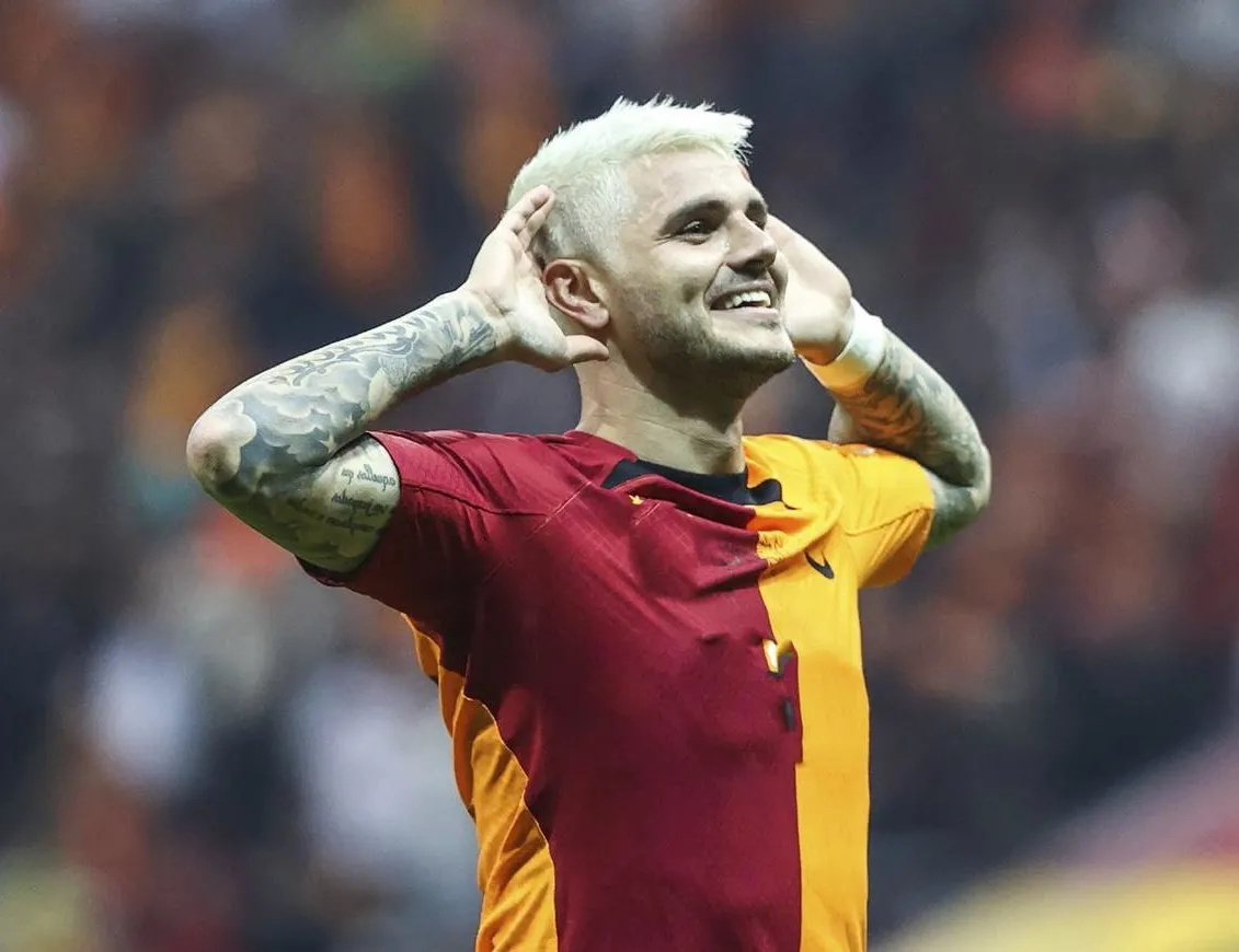 Galatasaray’da kalıyoruz