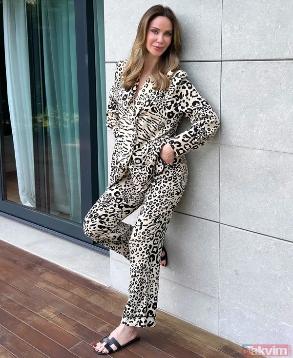 2 çocuk annesi Demet Şener aşka geldi! Sevgilisiyle sarmaş dolaş yayınladı! Sosyal medya yıkıldı: Birbirinize çok yakışıyorsunuz... - 8