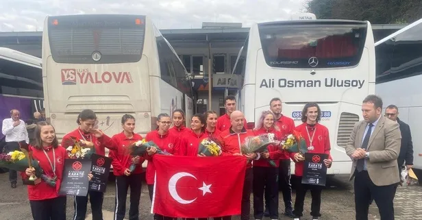 Otobüsle 120 saatlik yolculuk yapıp Avrupa şampiyonu oldular