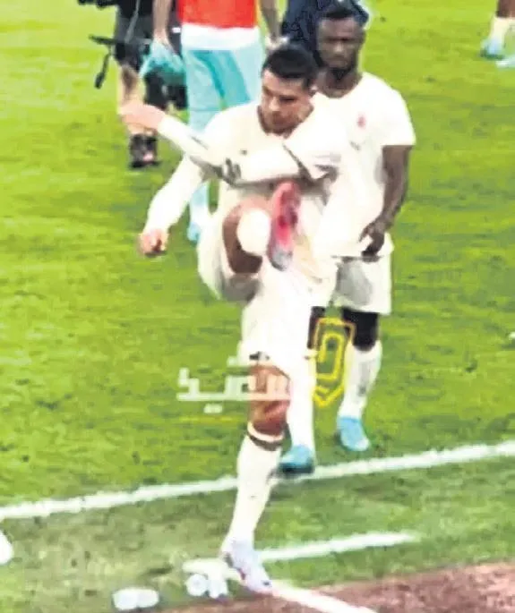 ronaldo-messi-tezahuratlarini-duyunca-cildirdi-1678495793044.jpeg Ronaldo, Messi tezahüratlarını duyunca çıldırdı-1