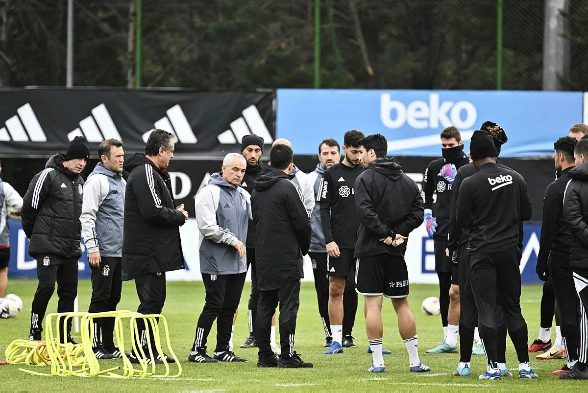 Beşiktaş - Fenerbahçe derbisinde 11'ler belirlendi! Stoperde sürpriz kararlar - 11