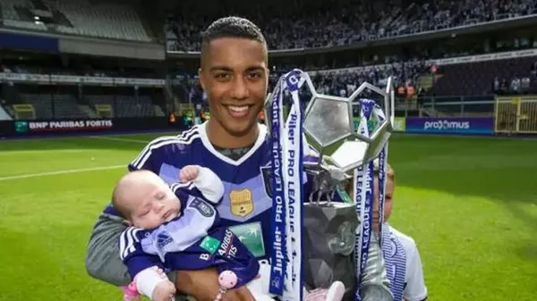 aslana-belcikali-maestro-galatasaray-taransfer-icin-hazir-1685658848584.jpeg Aslan’a Belçikalı Maestro! Galatasaray taransfer için hazır...-5