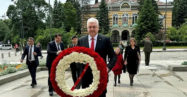 Sofya'da ilk kez kullanıldı! Türkiye’nin yeni Sofya Büyükelçisi Mehmet Sait Uyanık güven mektubunu sunmaya TOGG ile gitti