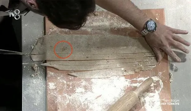 Mehmet Yalçınkaya'nın içi kalktı apar topar diskalifiye edildi! Masterchef'teki o mide bulandıran görüntünün affı yok-6