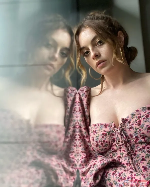 Sadakatsiz’in Derin’i Melis Sezen göğüs dekoltesi ile boy gösterdi! Ayna karşısındaki pozlarını paylaştı sosyal medya karıştı - 12