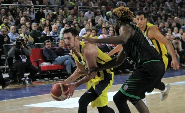 darussafaka-tekfen-71-74-fenerbahce-beko-mac-sonucu-1581871434470.jpeg