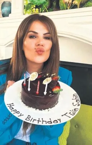 Ünlü manken Tülin Şahin 41 yaşına girdi