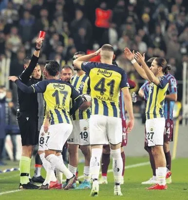 fenerbahce-trabzona-karsi-super-ligde-25-yillik-yenilmezlik-serisini-surdurdu-1646608700487.jpeg Fenerbahçe Trabzon'a karşı Süper Lig'de 25 yıllık yenilmezlik serisini sürdürdü-8
