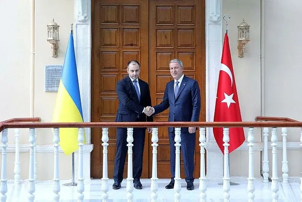 milli-savunma-bakani-akar-ukrayna-altyapi-bakani-kubrakov-ile-gorustu-1680877364559.jpeg Milli Savunma Bakanı Akar, Ukrayna Altyapı Bakanı Kubrakov ile görüştü-2