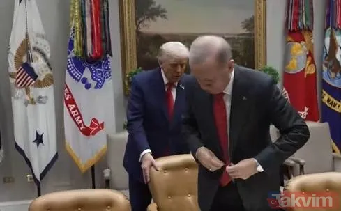 ABD'deki zirveden tarihi kareler! Trump kapıda karşıladı koltuğunu çekti Başkan Erdoğan şeref defterini imzaladı - 12