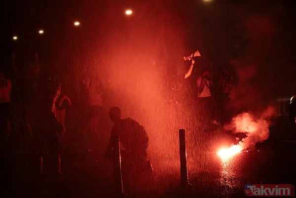Tel Aviv'de kafesli protesto! Onlarca İsrailli, Netanyahu'nun istifası için sokaklara döküldü: Sen baştasın, sen suçlusun - 16