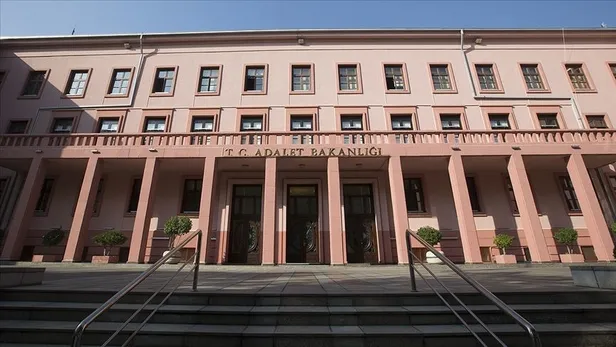adalet-bakanligi-418-personel-alimi-yapacak-basvuru-sartlari-nelerdir-alim-yapilacak-kadrolar-1605108774721.jpg Adalet Bakanlığı 418 personel alımı yapacak! Başvuru şartları nelerdir? Alım yapılacak kadrolar...-7