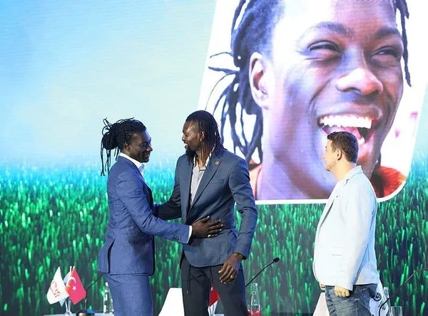Babel, Gomis ve Adebayor Uluslararası Futbol Ekonomi Forumu'nda konuştu-4