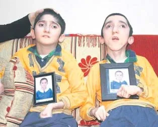 Engelli ikizler yardım bekliyor