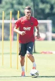 portekiz-medyasindan-bomba-iddia-galatasaray-joao-novais-ile-ilgileniyor-1656975641062.jpeg Portekiz medyasından bomba iddia! Galatasaray Joao Novais ile ilgileniyor-5