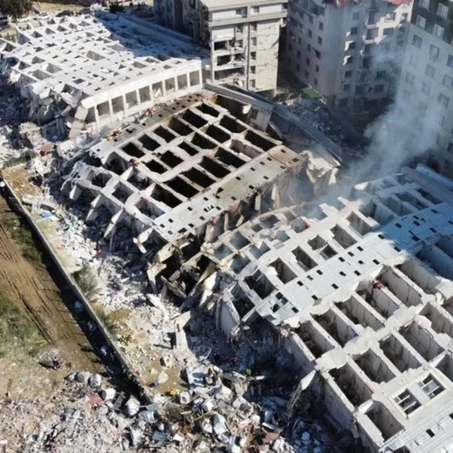 Yüzlerce kişiye mezar olan Rönesans Rezidans‘ın bilirkişi raporu ortaya çıktı! Binanın çökme nedeni vicdanları sızlattı