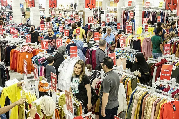 Van'da yer kalmadı! İranlı turistler otellerde yer kalmayınca pansiyonlara yerleştirildi-2