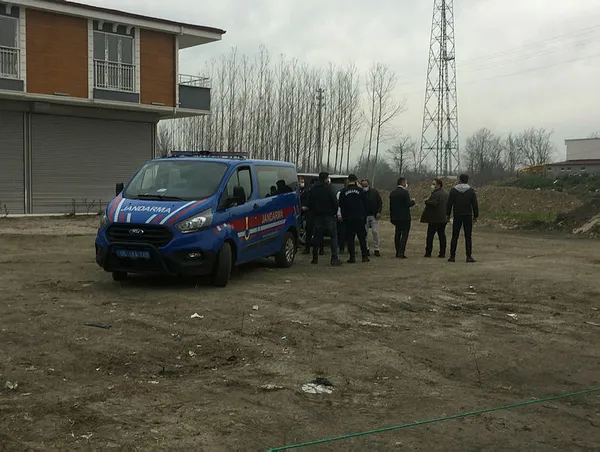 samsunda-yulaflarini-ezdigi-icin-komsusunun-kopegini-tufekle-vuran-supheli-gozaltina-alindi-1612802908706.jpg Samsun'da yulaflarını ezdiği için komşusunun köpeğini tüfekle vuran şüpheli gözaltına alındı-3