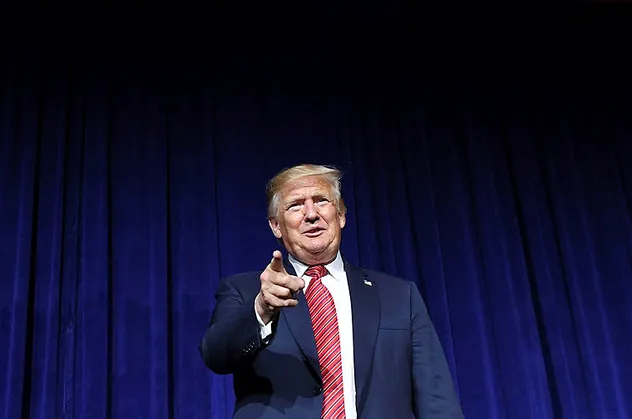 Donald Trump'ın cebinden çıkan gizli belge dünya gündemine oturdu