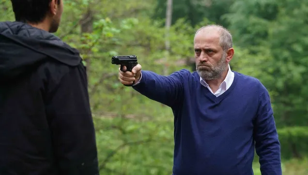 Sen Anlat Karadeniz 17. bölüm nefes kesecek! Tahir kalbinden vuruluyor!-1