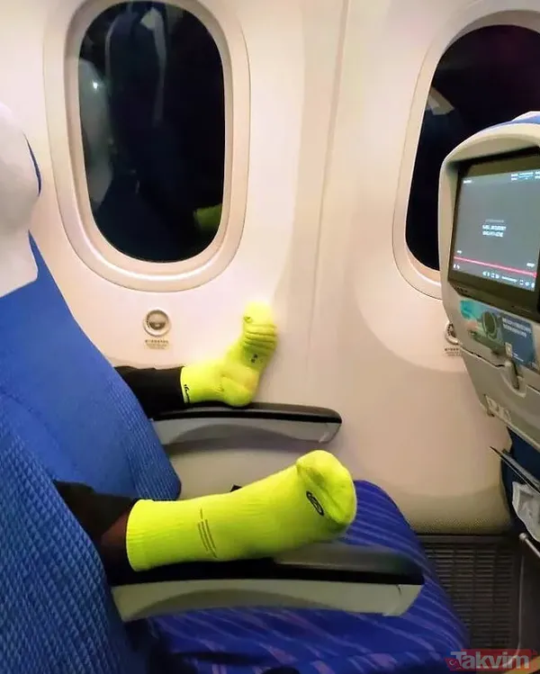 Ne tepki umrunda ne de görgü kuralları! 'İnsanlar rahatsız olur mu' demedi pantolonu indirdi! Otobüste öyle bir şey yaptı ki - 17