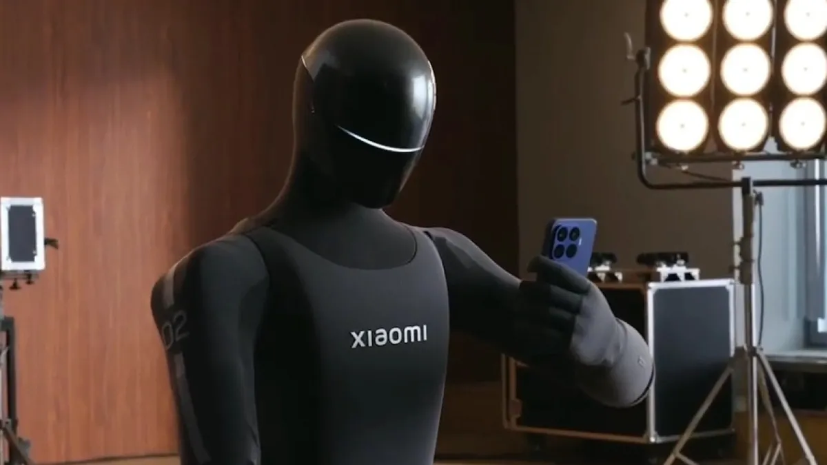 Xiaomi’nin humanoid robotu 17T Pro ile fotoğraf çekti
