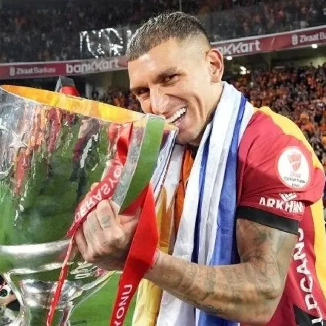 Galatasaray arayı açıyor!