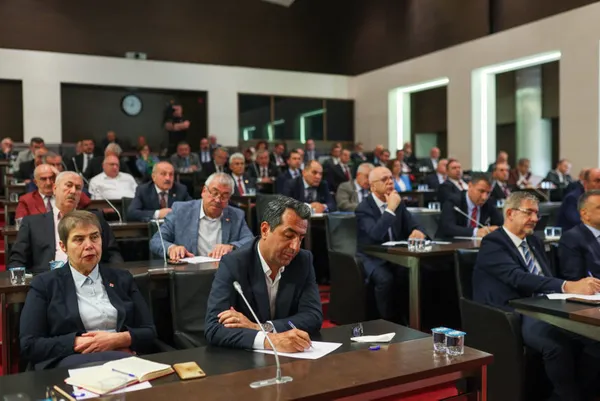 chpde-istanbul-savasi-kemal-kilicdaroglundan-mustafa-sarigul-hamlesi-ekrem-imamoglunun-zorlu-imtihani-1687499100356.jpg CHP'de İstanbul savaşı: Kemal Kılıçdaroğlu'ndan Mustafa Sarıgül hamlesi! Ekrem İmamoğlu'nun zorlu imtihanı-4