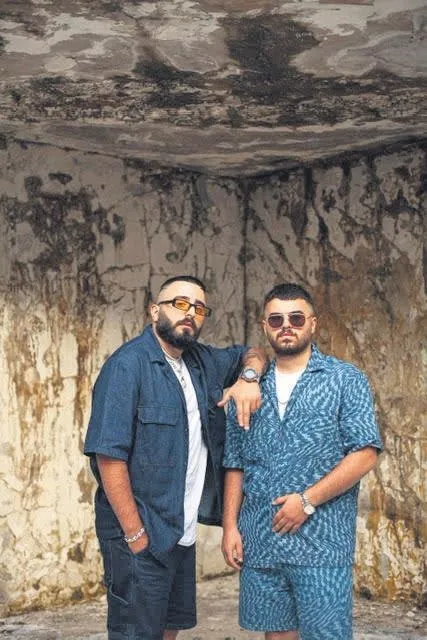 10-yildir-evli-olan-guven-kirac-baska-bir-kadinla-capkinlik-yaparken-yakalandi-saklambac-haberleri-1663875215912.jpeg 10 yıldır evli olan Güven Kıraç başka bir kadınla çapkınlık yaparken yakalandı! | Saklambaç haberleri-8