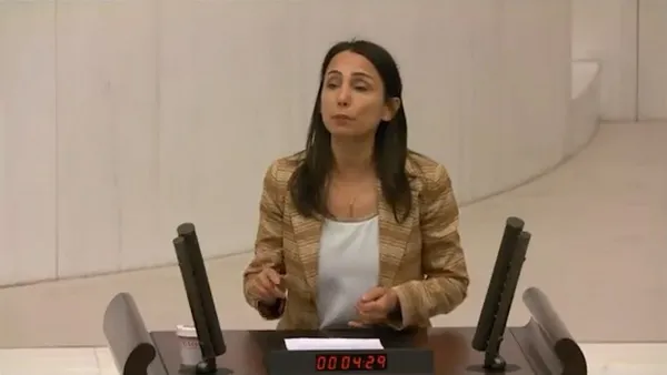 mehmetcik-vurdukca-ses-hdpden-geliyor-hdpli-tulay-hatimogullari-operasyonlardan-rahatsiz-oldu-1652368210158.jpg Mehmetçik vurdukça ses HDP'den geliyor! HDP'li Tülay Hatimoğulları operasyonlardan rahatsız oldu-4