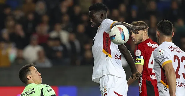 Gaziantep FK - Galatasaray maçında kritik an! Davinson Sanchez'in pozisyonu penaltı mı?