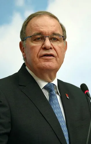 CHP ağzındaki baklayı çıkarıyor! Faik Öztrak Ayasofya kararından rahatsız: "Osmanlı hukukuyla Cumhuriyet'i yok saydınız"