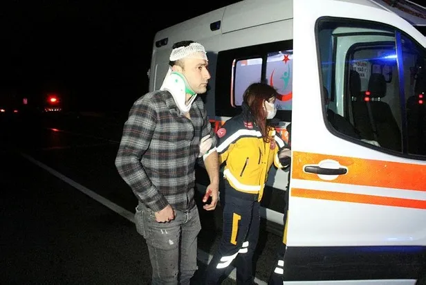 Manisa'da feci kaza! Kamyona arkadan çarpan kamyonetteki yolcu öldü, sürücü yaralandı-5