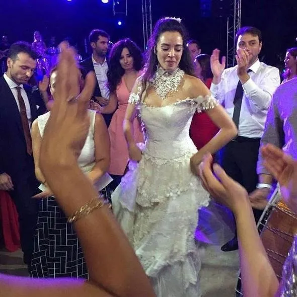 Azra Akın, Edirne'de dünyaevine girdi-4