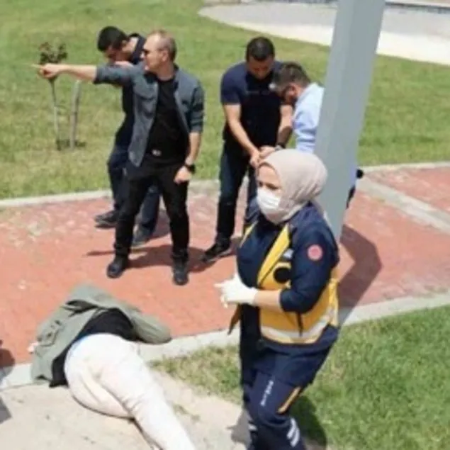 Parkta şüpheli yaralanma