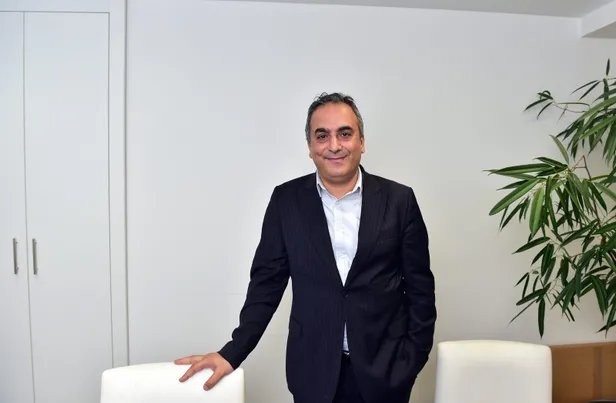 markar-esayan-kimdir-markar-esayan-kac-yasinda-ve-nerelidir-iste-hayatina-dair-bilgiler-1602865300770.jpg Markar Esayan kimdir? Markar Esayan kaç yaşında, nereli ve ölüm sebebi nedir? İşte hayatı-2