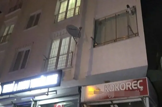 Polis ekipleri bile şaşkına döndü! Kokoreççi görünümlü pavyon...