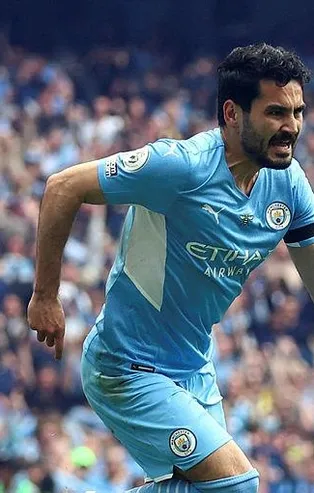 Manchester City’yi şampiyonluğa taşıyan Türk yıldızı İlkay Gündoğan Ada'yı salladı