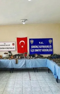 Hakkari'de çok sayıda silah ve mühimmat ele geçirildi