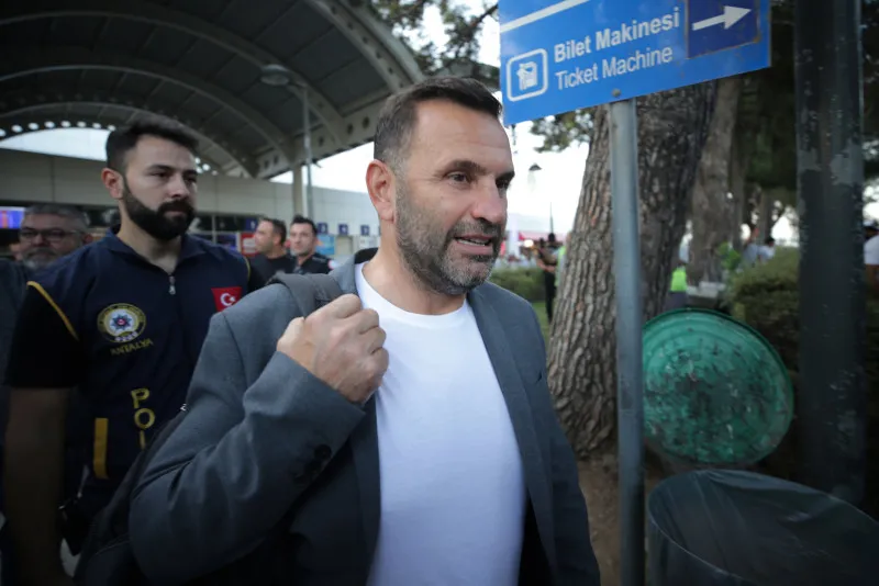 Galatasaray'dan Okan Buruk ve 3 futbolcuya dev zaman! 100 milyon TL... - 10